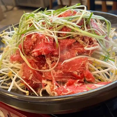 차돌박이 숙주 솥볶이 (불고기 솥불판)
