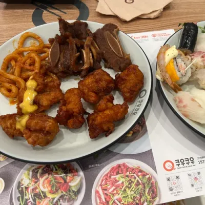 큐오큐오 갈비·닭강정·김밥 모듬 한상