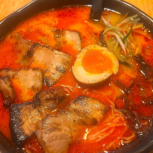 일본 정통 차슈 매운 라멘 (반숙 계란)