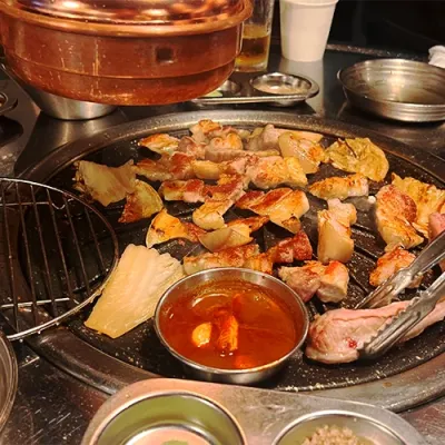 참숯 직화 통삼겹살 (1인분 200g)