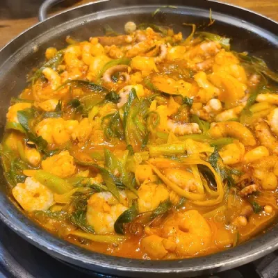 통새우 콩나물 매운 솥볶이