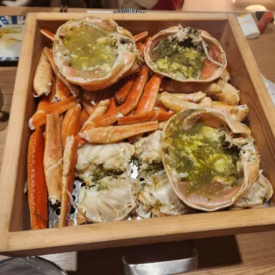 프리미엄 대게·털게 모듬찜